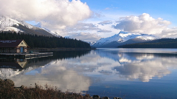 Maligne Lake